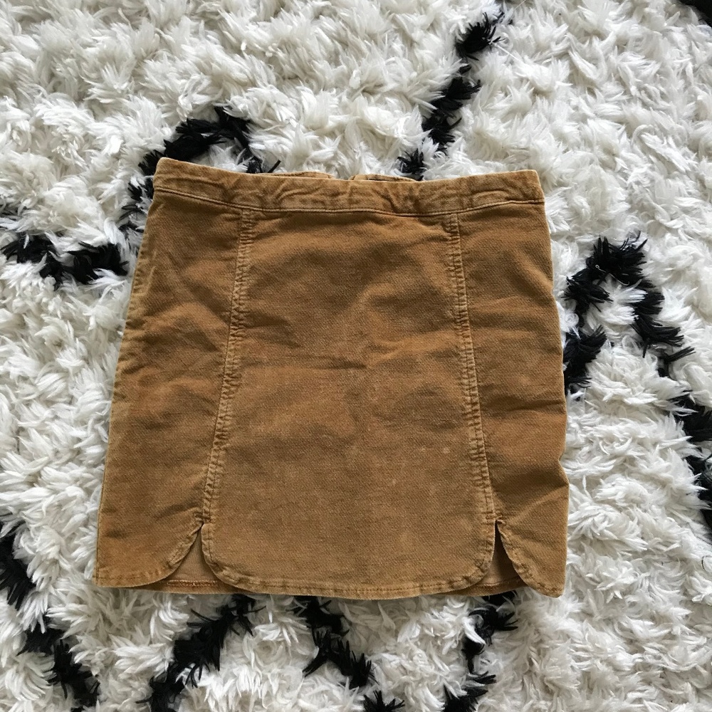 Brandy Melville Tan Pleated Skirt